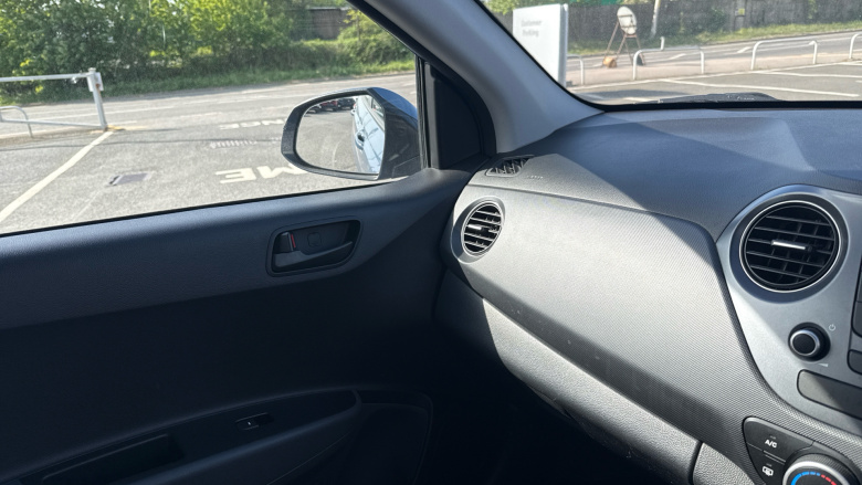 Hyundai i10 1.0 SE 5dr Petrol Hatchback